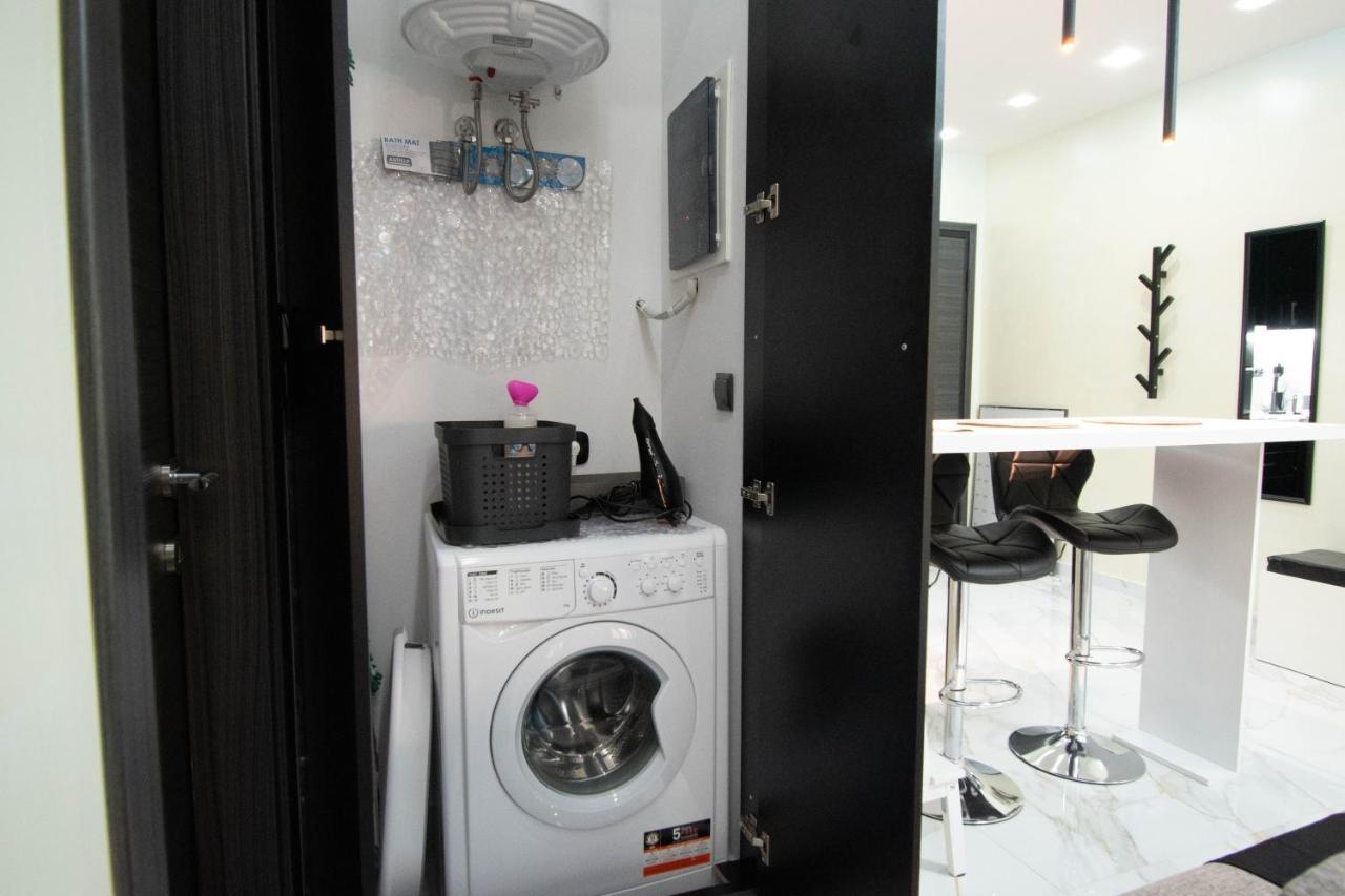 Apartment Emas *